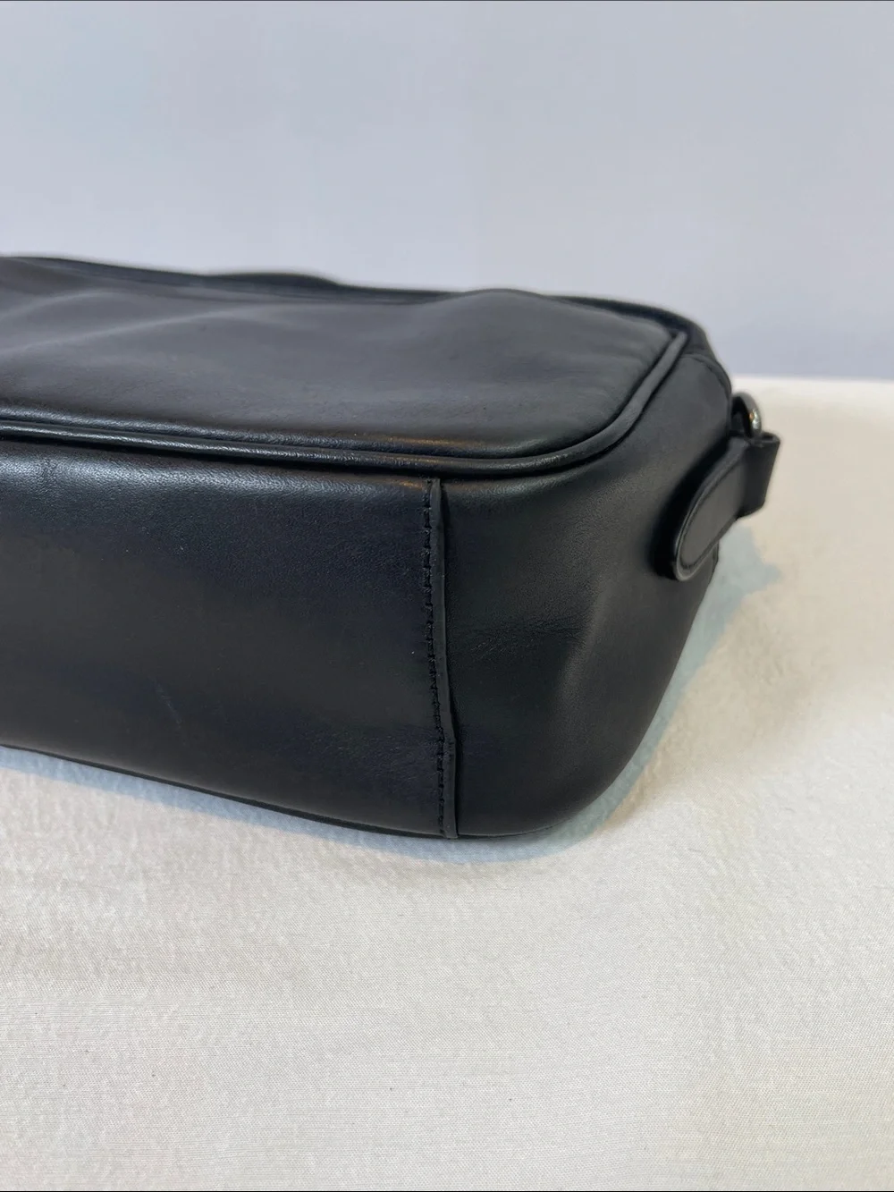 Coach H2144-C4148 Graham Crossbody Bag Black Smooth Leather Men’s Unisex